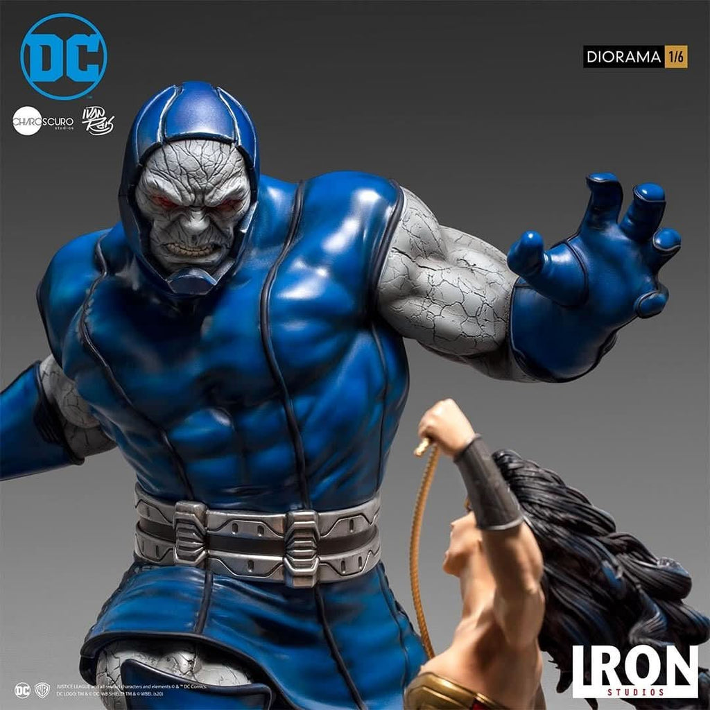 Wonder Woman vs Darkseid by Ivan Reis - DC Comics - Diorama 1/6 - Iron Studios